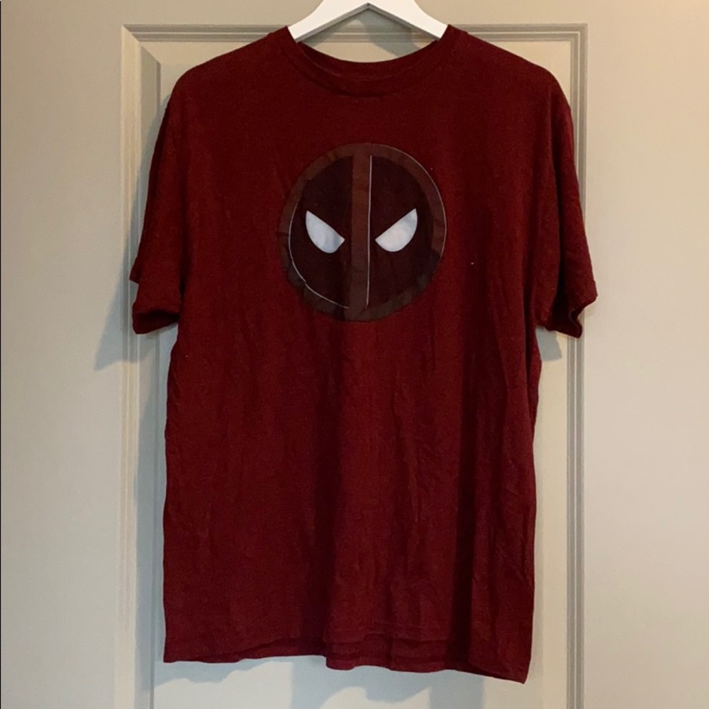 Men’s Deadpool graphic tee